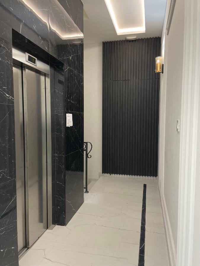 Room21 Free Garage โนวีซาด ภายนอก รูปภาพ